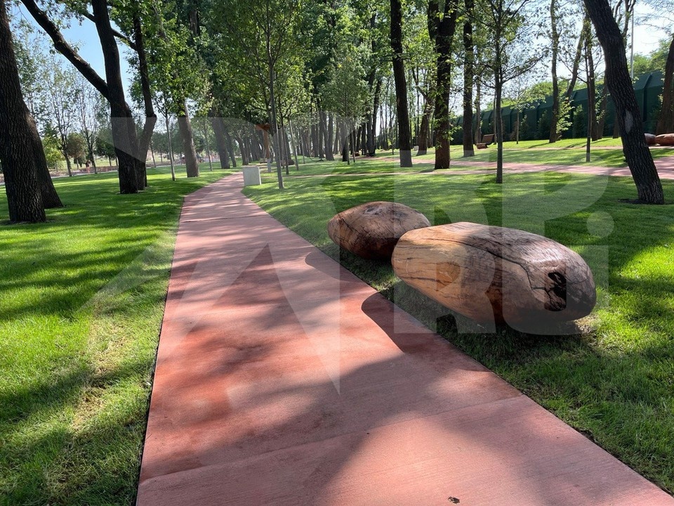    Деревянные лавочки-булыжники Наталия КОЖЕВНИКОВА