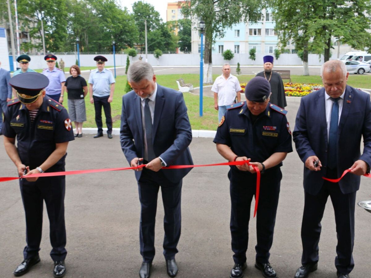 5 июля в Брянске состоялось торжественное открытие отремонтированного здания Лицензионного центра Управления Росгвардии, которое находится на улице Красных Партизан.