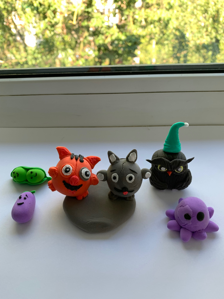 Вот такая милота стоит у дочки на подоконнике в комнате. Девочке 20 годиков. Сама сделала😜 