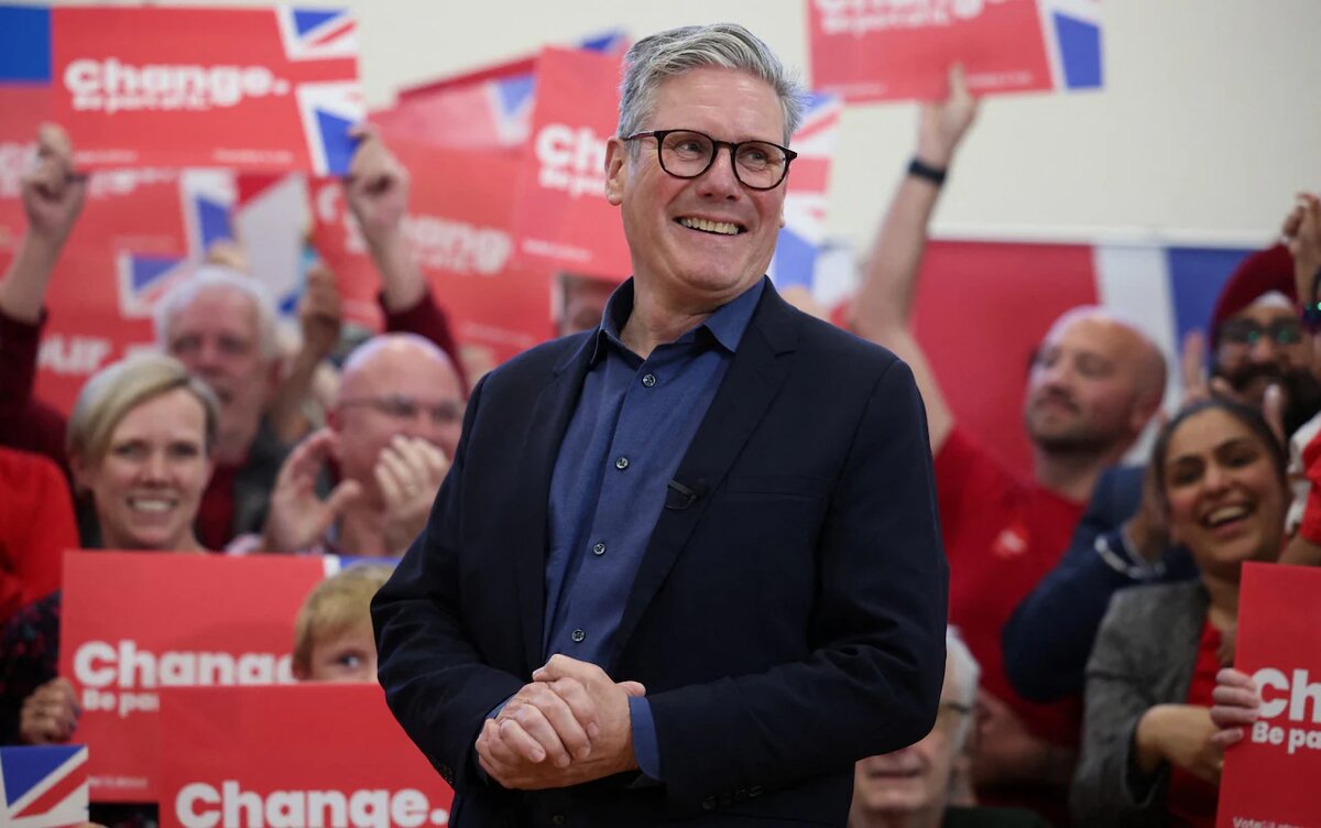 По предварительным подсчетам, новым премьер-министром станет Кир Стармер, лидер Лейбористской партии Великобритании. ©Reuters/Phil Noble