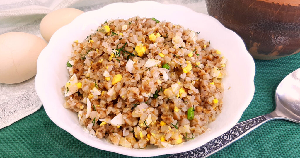 Гречневая каша с яйцом