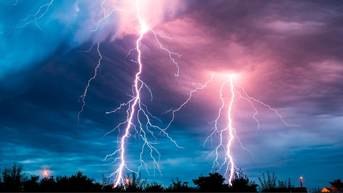 Облачно-земная молния. Источник: electricalschool.info