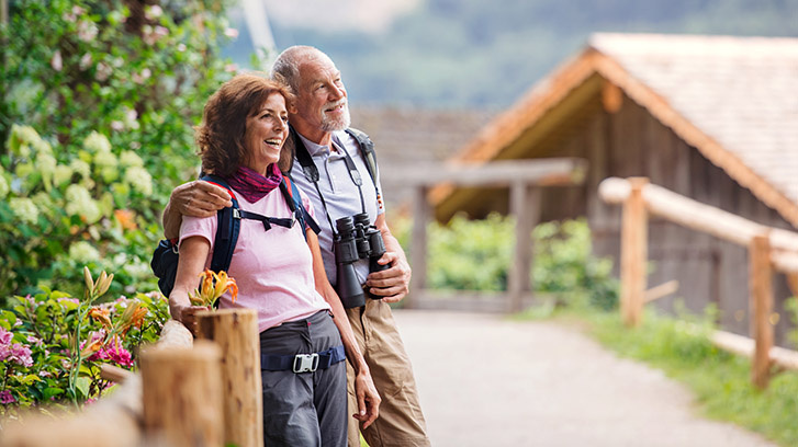 Поездки в другие места оказывают положительное влияние на здоровье зрелых людей, снижая риск депрессии и инфаркта, а также способствуют мозговой активности.