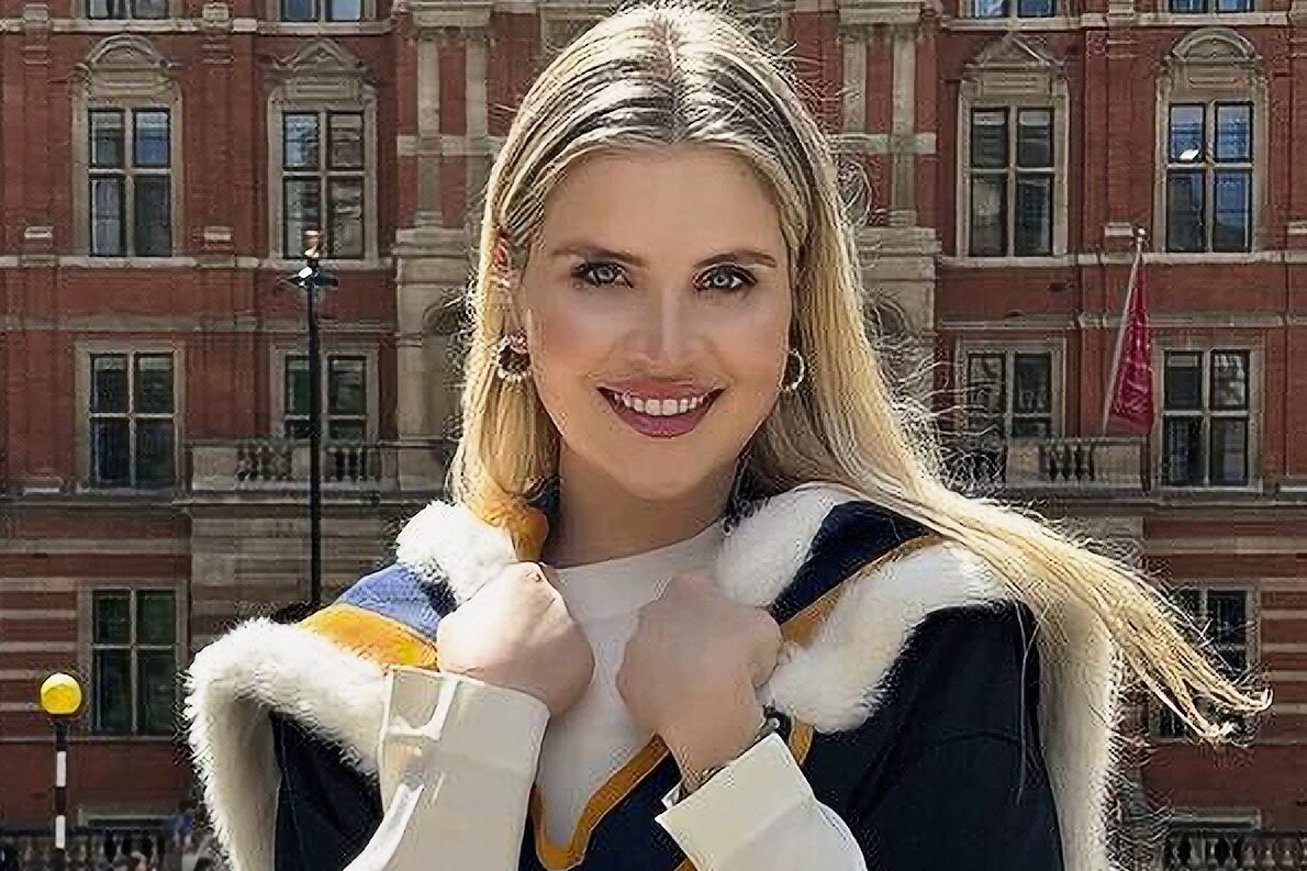    «Я это сделала!»: дочь Александра Малинина окончила Королевский колледж музыки в Лондоне