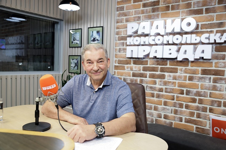    Владислав Третьяк на радиостанции «Комсомольская правда». Фото: Анна Пьяных