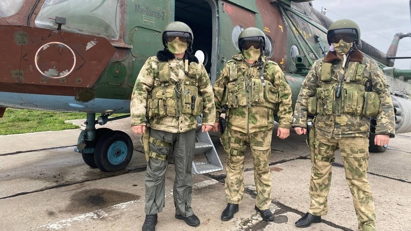     Лётчики армейской авиации ВКС России в экипировке «Горизонт»  компания «Рейд»