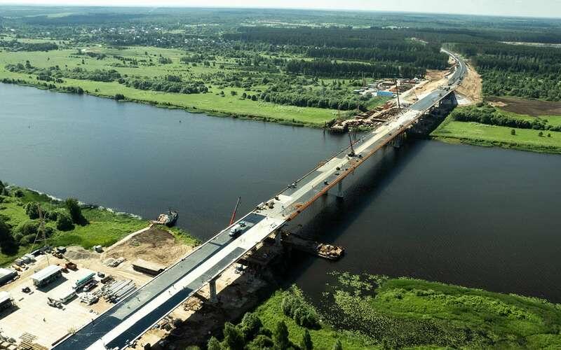    Вид на мост через Волгу возле Твери на М-11