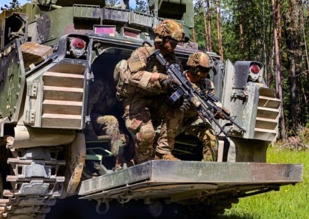    США отказались от военных учений с Грузией. Зурабишвили обвинила в этом грузинское правительство