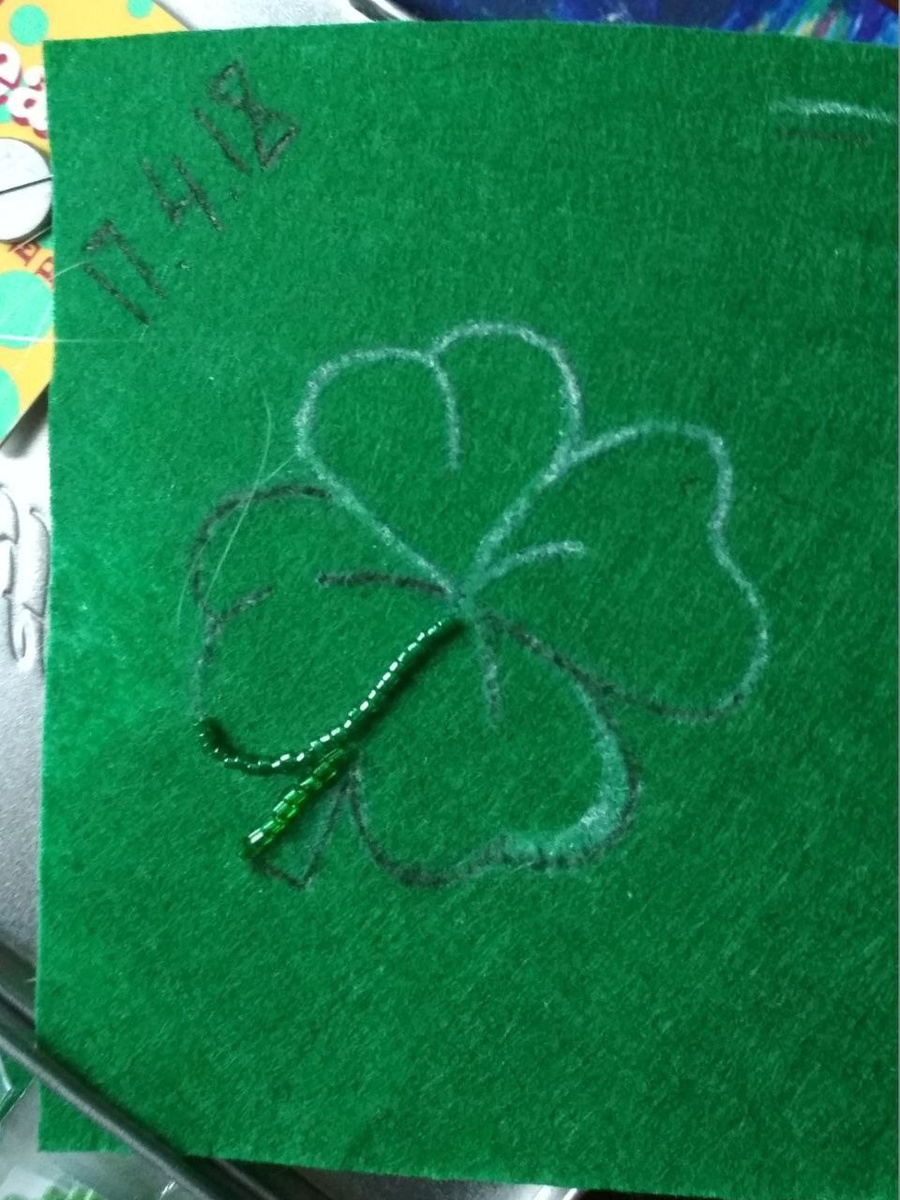 Первые бисерины, первые стежки