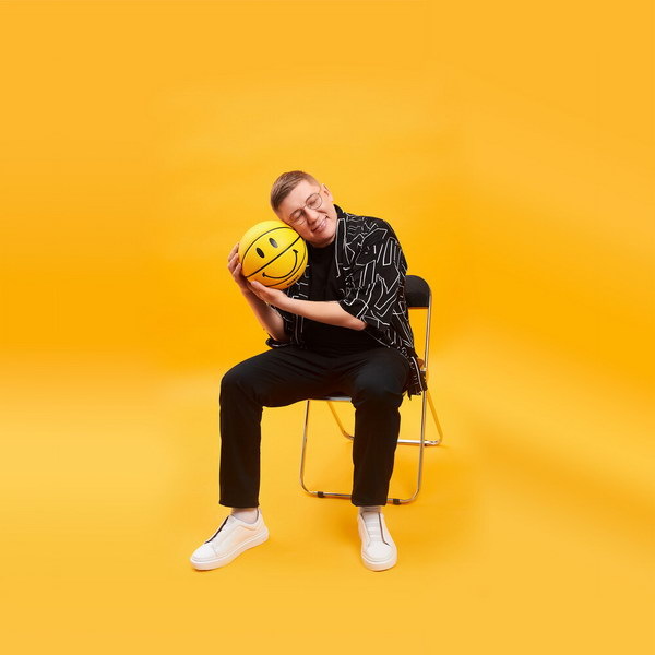     Лидер «Марселя» посвятил новую песню разводу с женой и новой любви