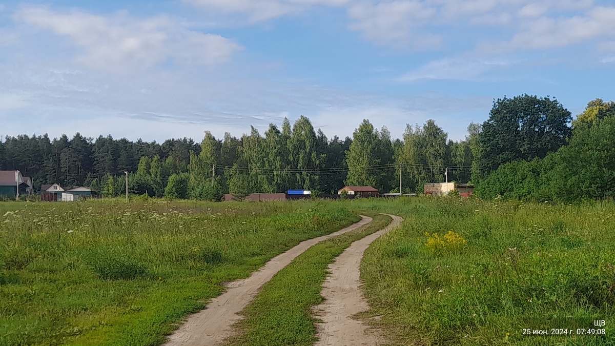 магазин, новые дома, дорога,по которой мы сюда пришли
