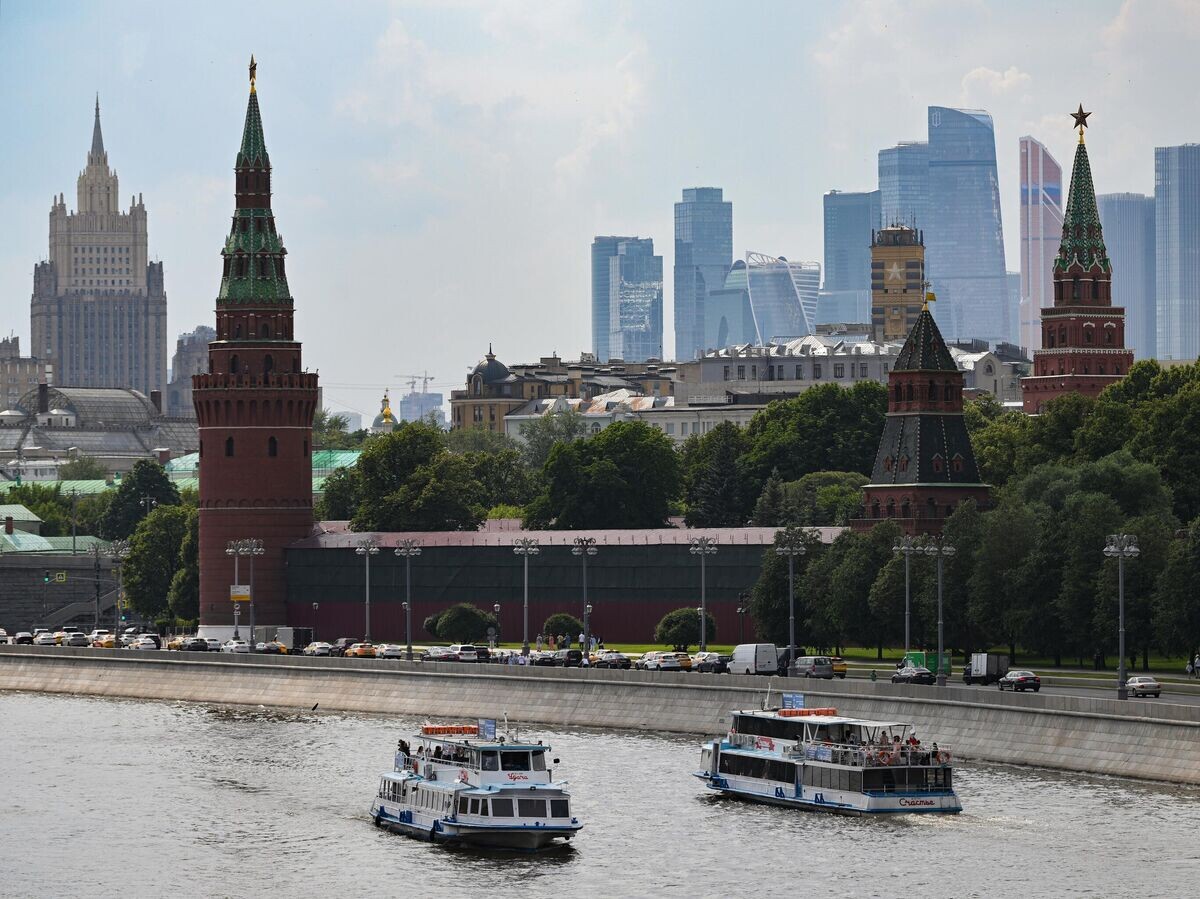    Панорамный вид на Московский кремль и Москва-реку© РИА Новости / Максим Блинов