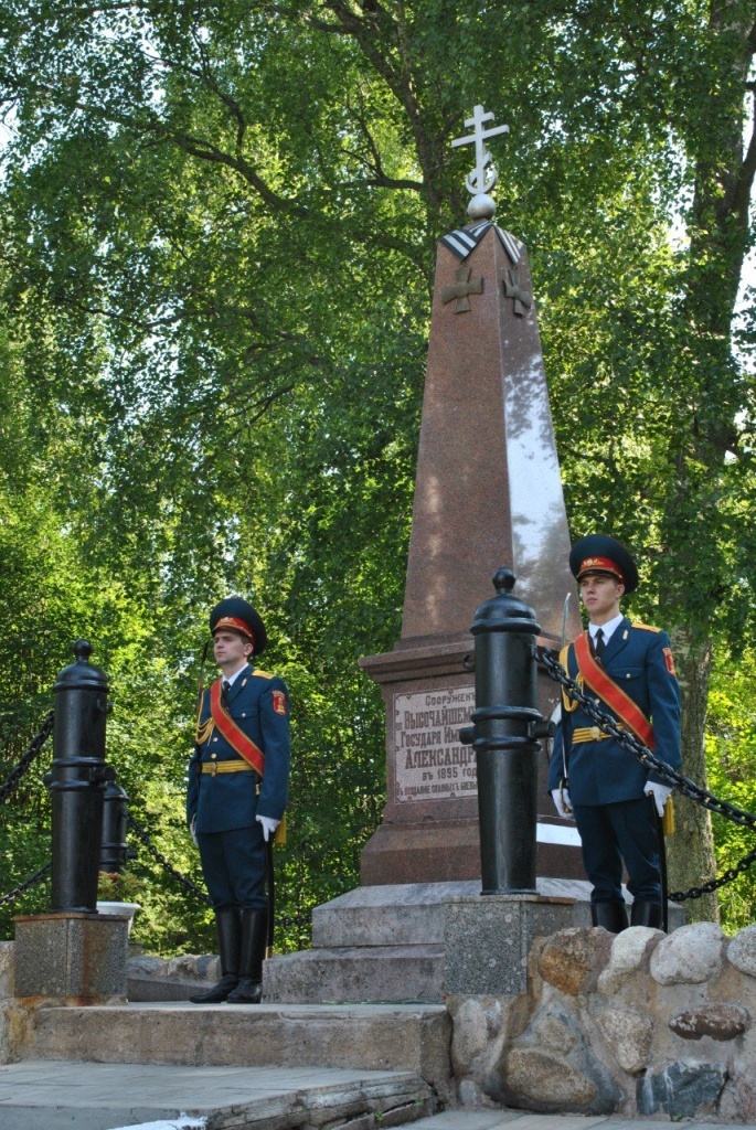 Жители Лесного принимают поздравления с Днем муниципального округа