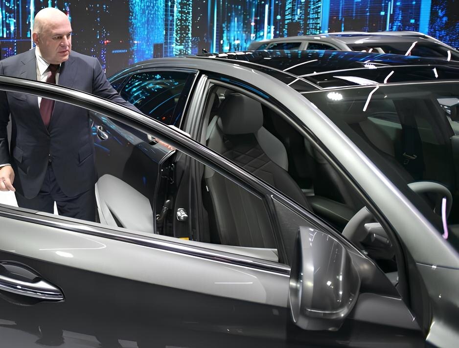 Мишустин смотрит новую Волгу