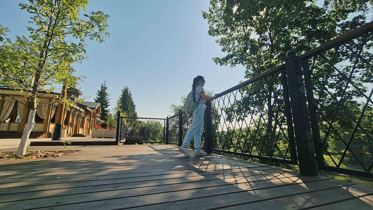 На реконструкцию Бульварной потратили 130 миллионов рублей. Большую часть средств получили из федерального бюджета, благодаря участию в конкурсе Минстроя. Листайте галерею, чтобы увидеть ещё фото