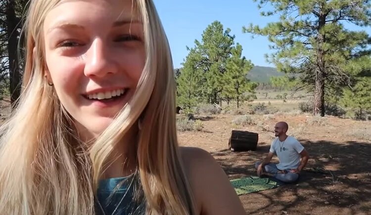 Пожениться молодые люди так и не успели. Фото: YouTube.