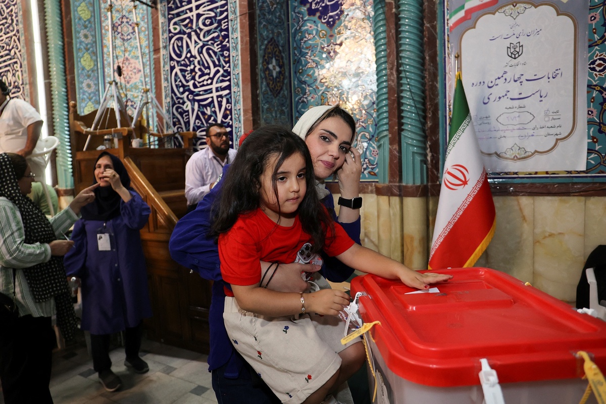  📷 📷 📷 📷 📷 📷 📷 📷 📷   В Иране прошел второй тур президентских выборов