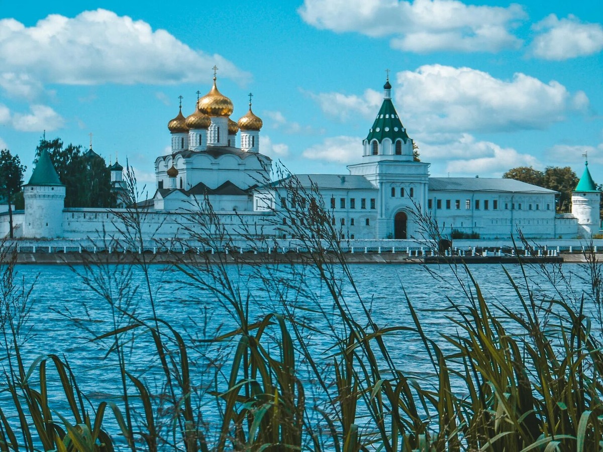 Фото с сайта https://bangkokbook.ru/zametki/kostroma-dostoprimechatelnosti-foto-s-nazvaniyami-92-foto.html