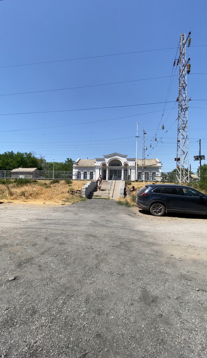 Станция Морская (остановка электрички, за моей спиной касса в спа комплекс)