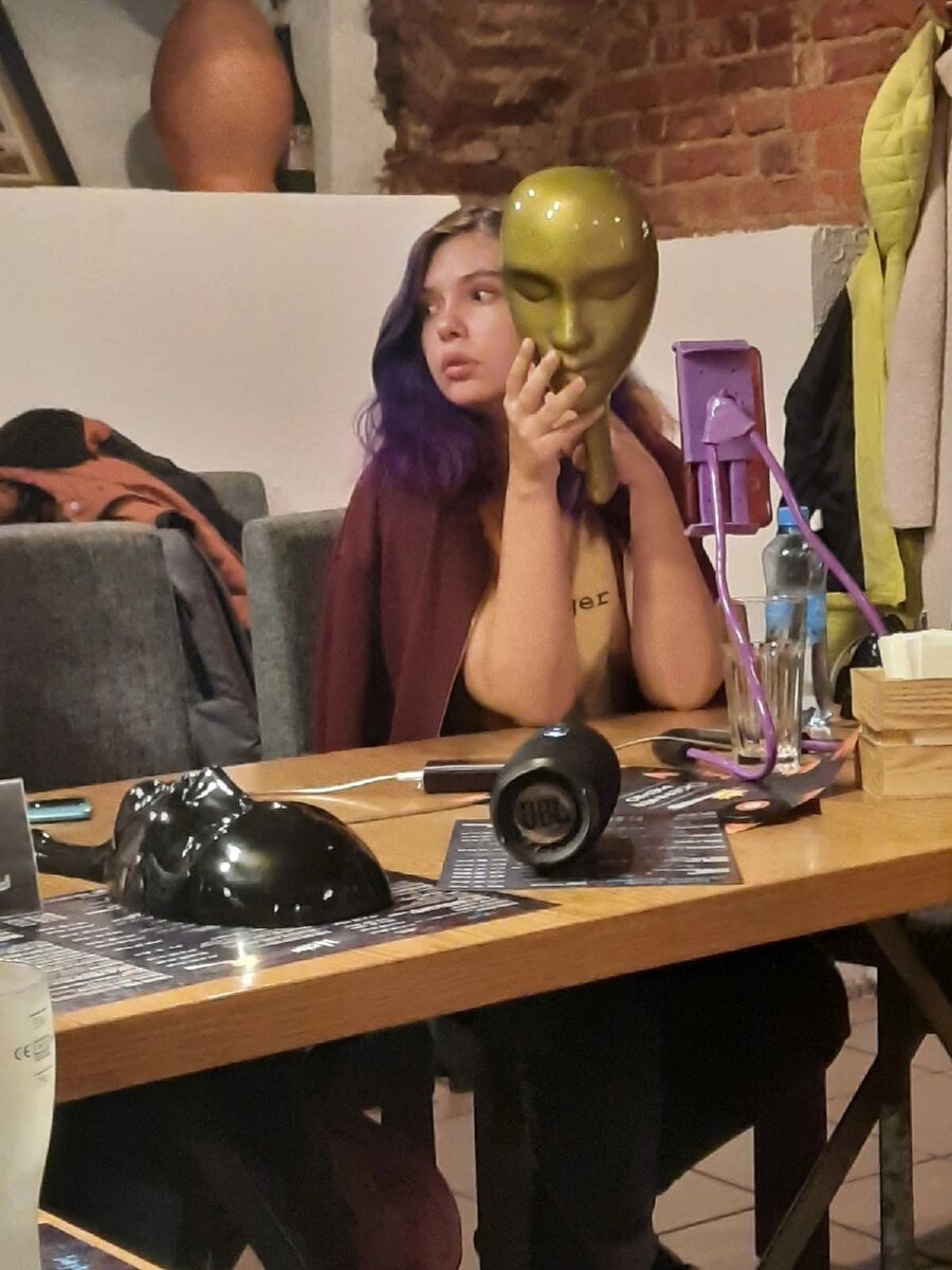 Во время ночного совещания мафии. Пытаемся выбрать от кого избавиться. 