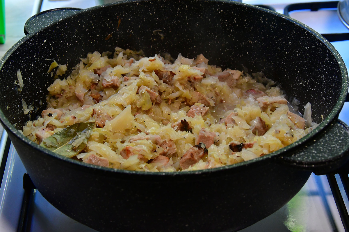 Капуста тушеная с шашлыком