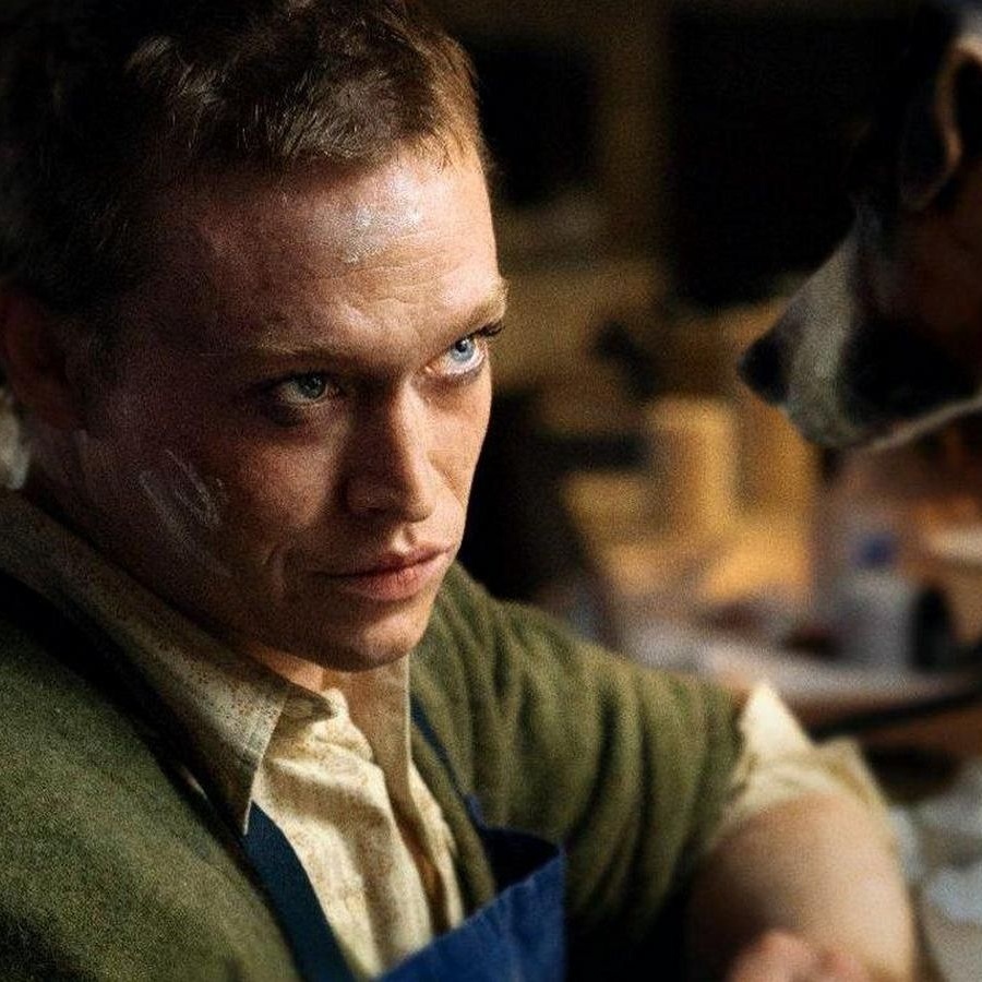 Кадр из фильма "Догмен"