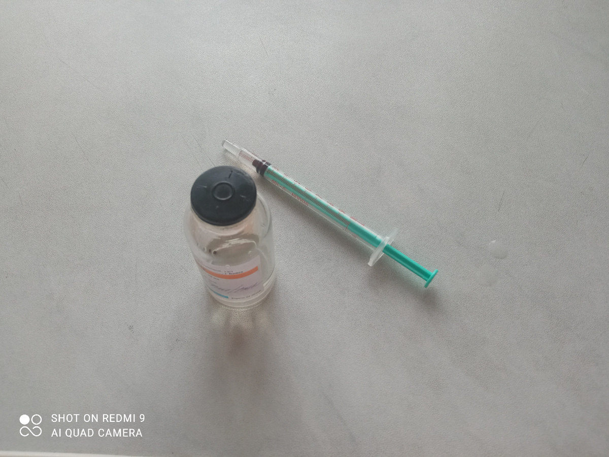 В нос капать. 