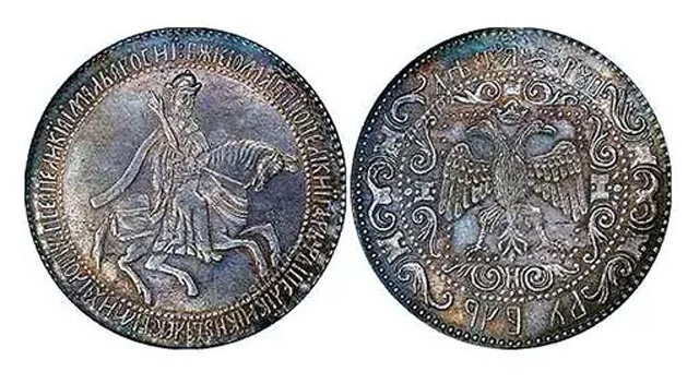 Рубль — одна из древнейших денежных единиц Европы, имеющая более чем 700-летнюю историю. Однако рубль как монета впервые был отчеканен намного позже — лишь в XVII веке.