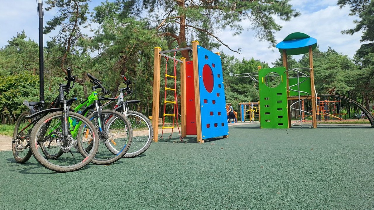    В Курске завершилось благоустройство сквера "Спортивный" за 46,7 млн рублей