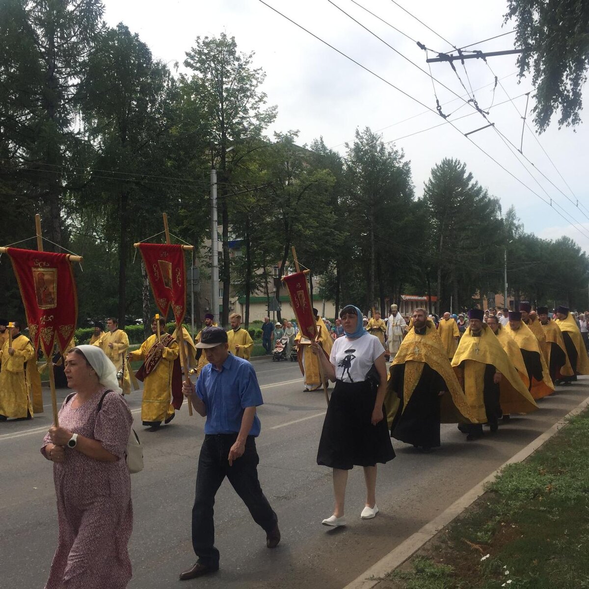 Уже не первый год в нашем городе Альметьевске соблюдается традиция проведения общегородского Крестного хода.  Вот и в этом году, 7 июля 2024 г.
