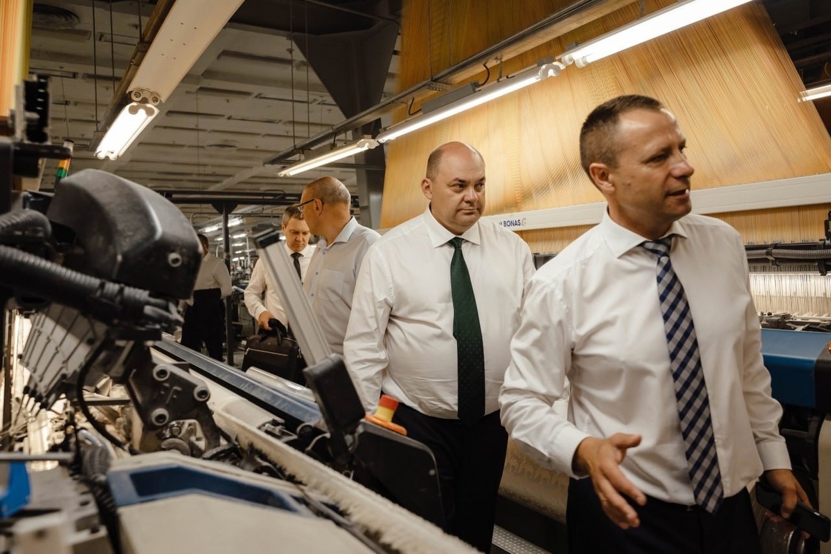    Врио губернатора Курской области Алексей Смирнов посетил предприятия в Беларуси