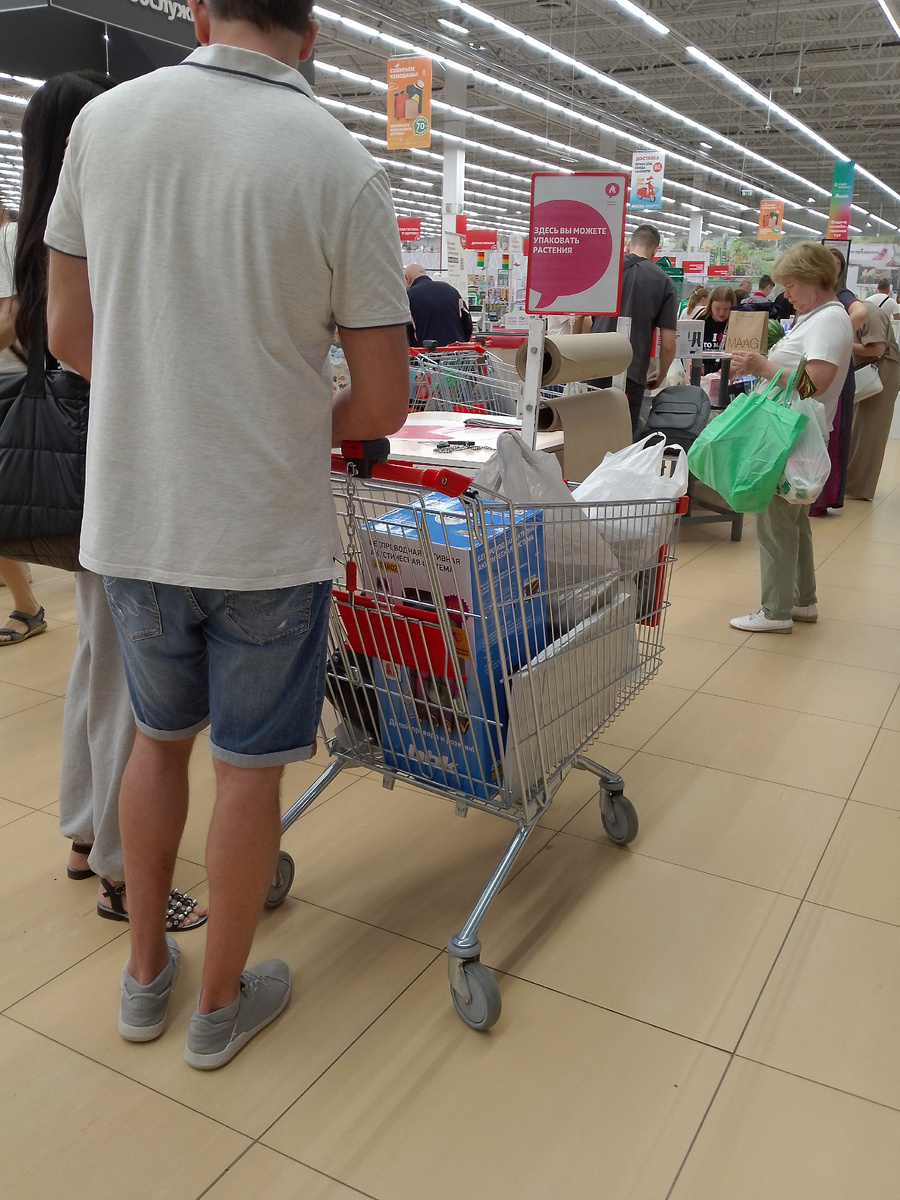 Вот кому-то досталась большая акустическая колонка, а еще и чайник, и фен, и масса других приятных вещиц! Фото автора.