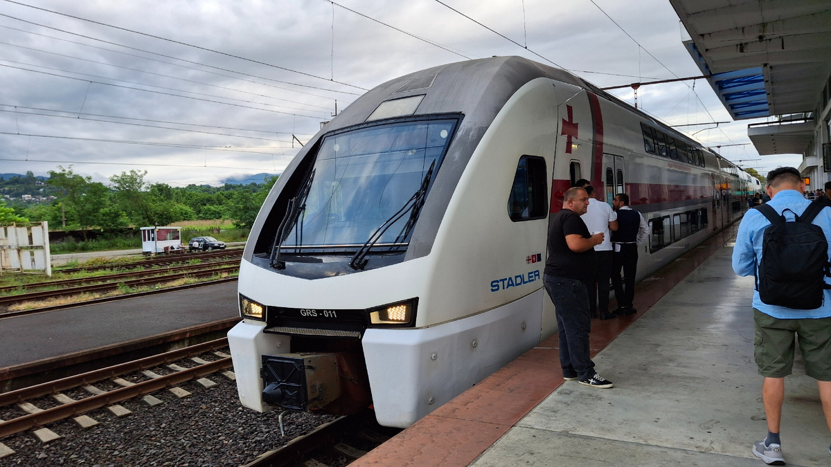 Скоростной поезд "Батуми-Тбилиси". Фото автора