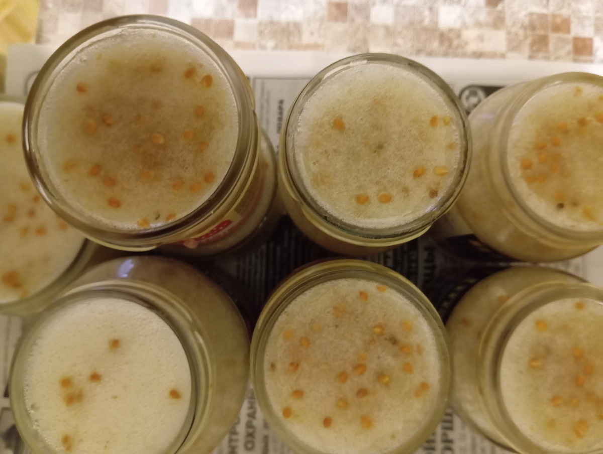 Часть сделала с сахаром, сырые ягоды. 
