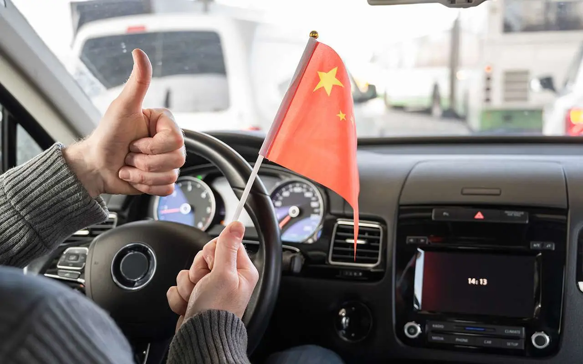 Доля автомобилей китайского производства на рынке России по итогам июня текущего года достигла 61%, в мае этот показатель составлял 56,8%.