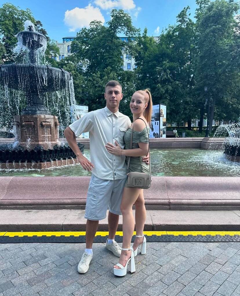 Мы узнаём звёзд с новой стороны, признаются участники народной команды. Скрин с социальной сети Анны Галянт