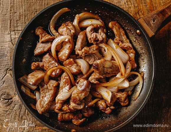 Свинина с луком и соевым соусом