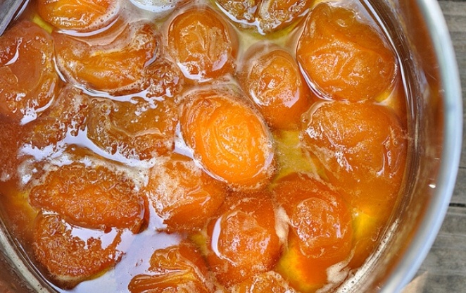 Вот почему абрикосовое варенье теряет истинно-абрикосовый цвет, аромат, вкус. Просто сладость с намеком на абрикосы.-2