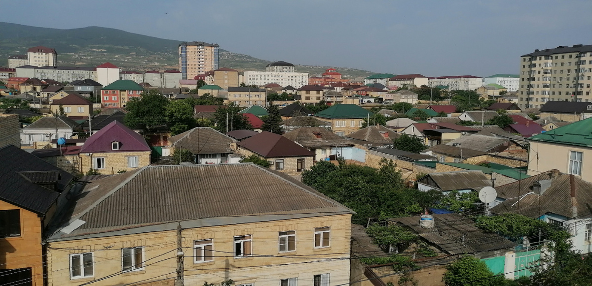 Дагестан. Дербент. Вид на горы с окна квартиры