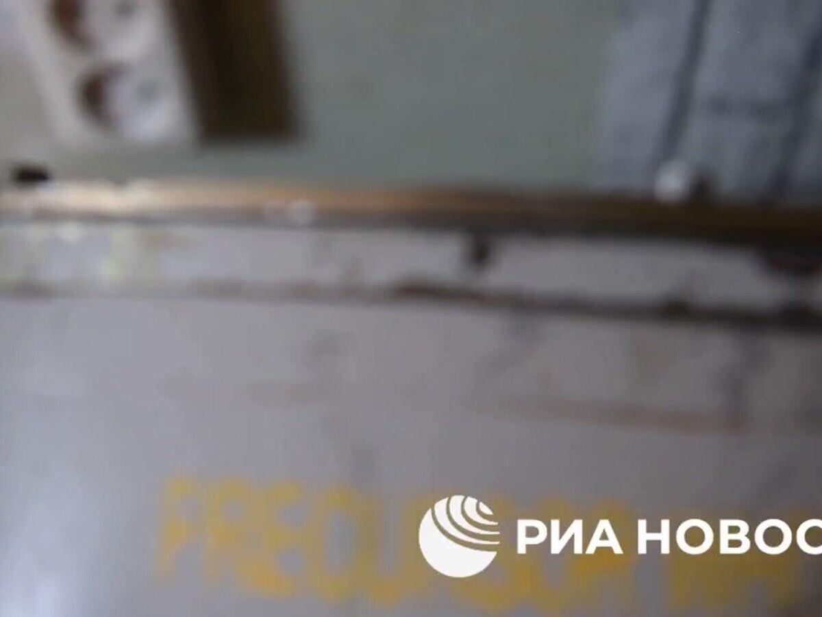    Изучение российскими специалистами кумулятивной части ракет Storm Shadow© РИА Новости