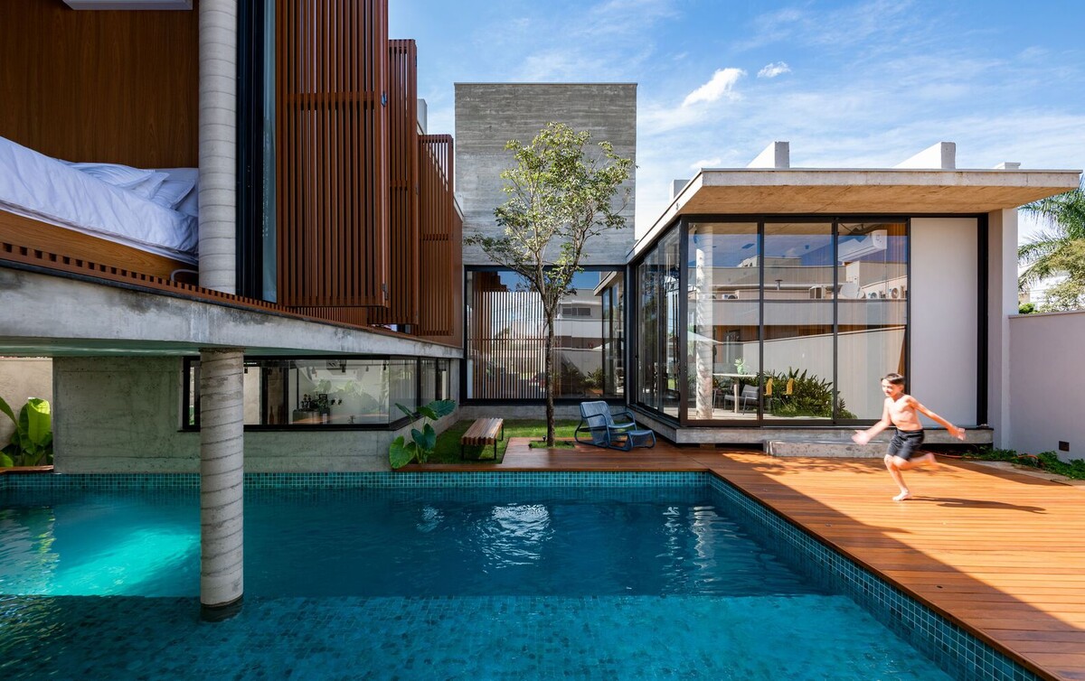 Фото: Favaro Jr.