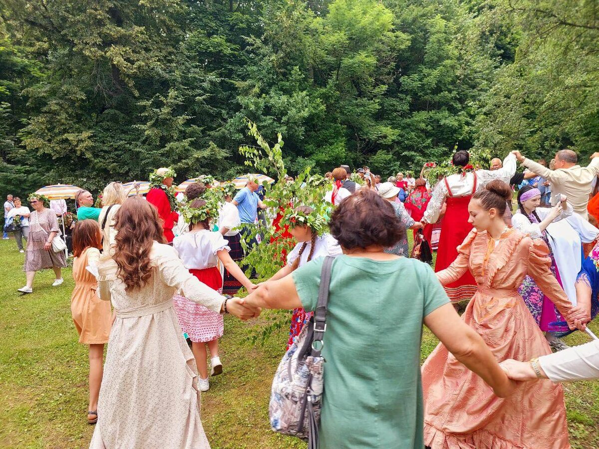 Закрутиха и мир гуслей: в Веневском районе прошел самый звонкий фестиваль |  Вести Тула | Дзен