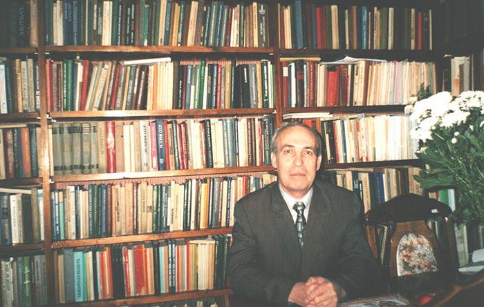 Михаил Иванович Леонов