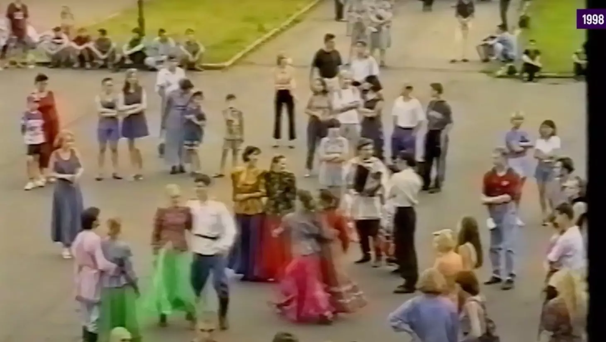 Красноярцы на празднике Ивана Купала в центре города, 1998 год.