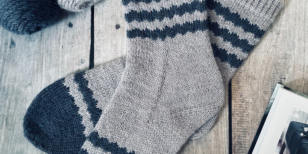 Как вязать носки на гибких спицах - мастер-класс по вязанию носков «Волна»