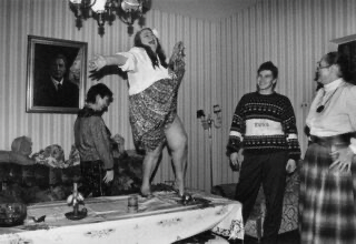  Бориса Буряце можно назвать одним из самых ярких любовников Галины Брежневой. «Цыганский» артист умел веселиться не хуже Брежневой. Да и драгоценности он любил не меньше дочери генсека.