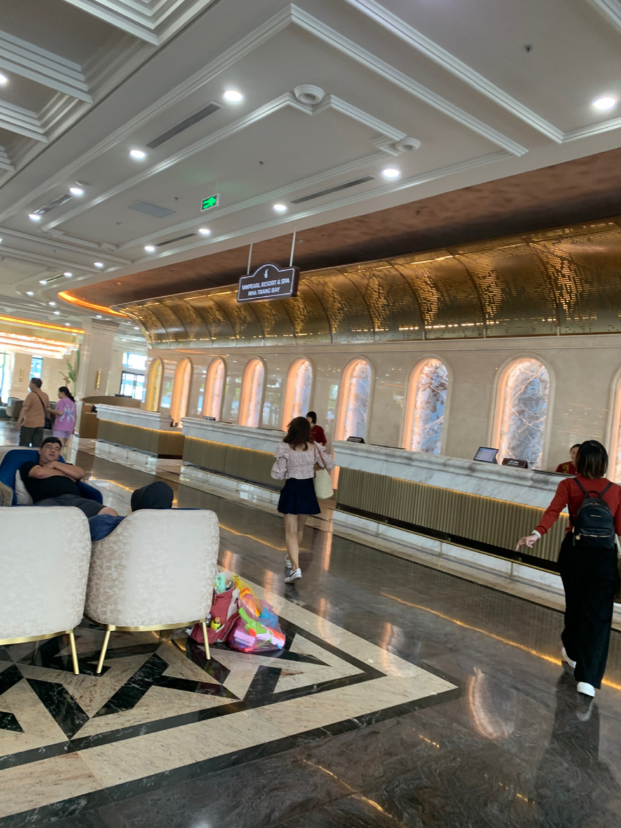 Ресепшен и зоны ожидания всех отелей Винперл.