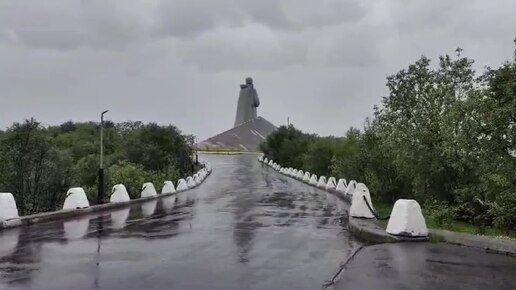 Прогулка по городу-герою Мурманск. Ледокол Ленин.Мемориал Алëша.Детская площадка.РесторанТундра.