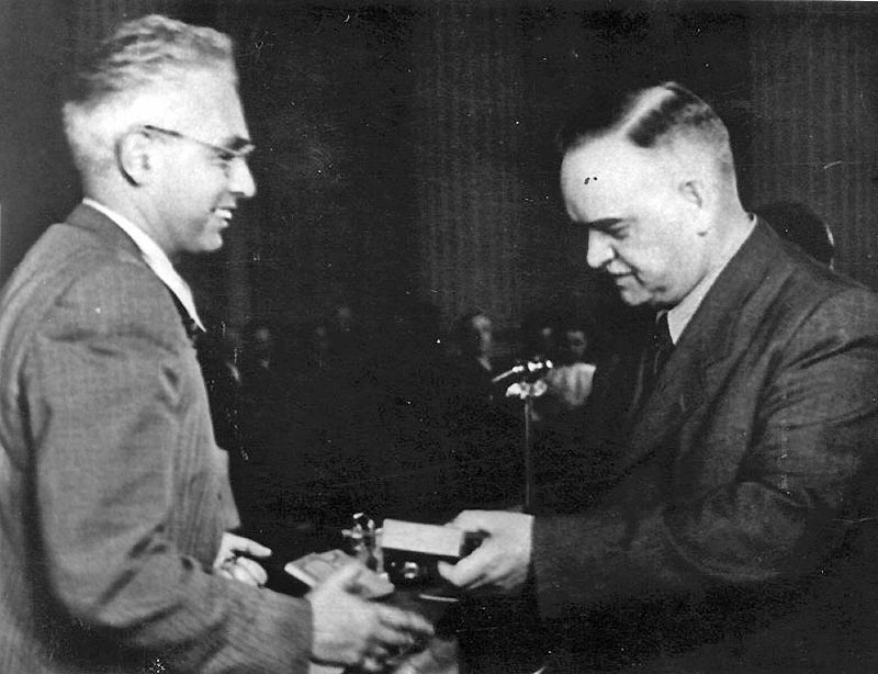 На фото слева - А.Р. Лурия, справа - Л.А. Засецкий.