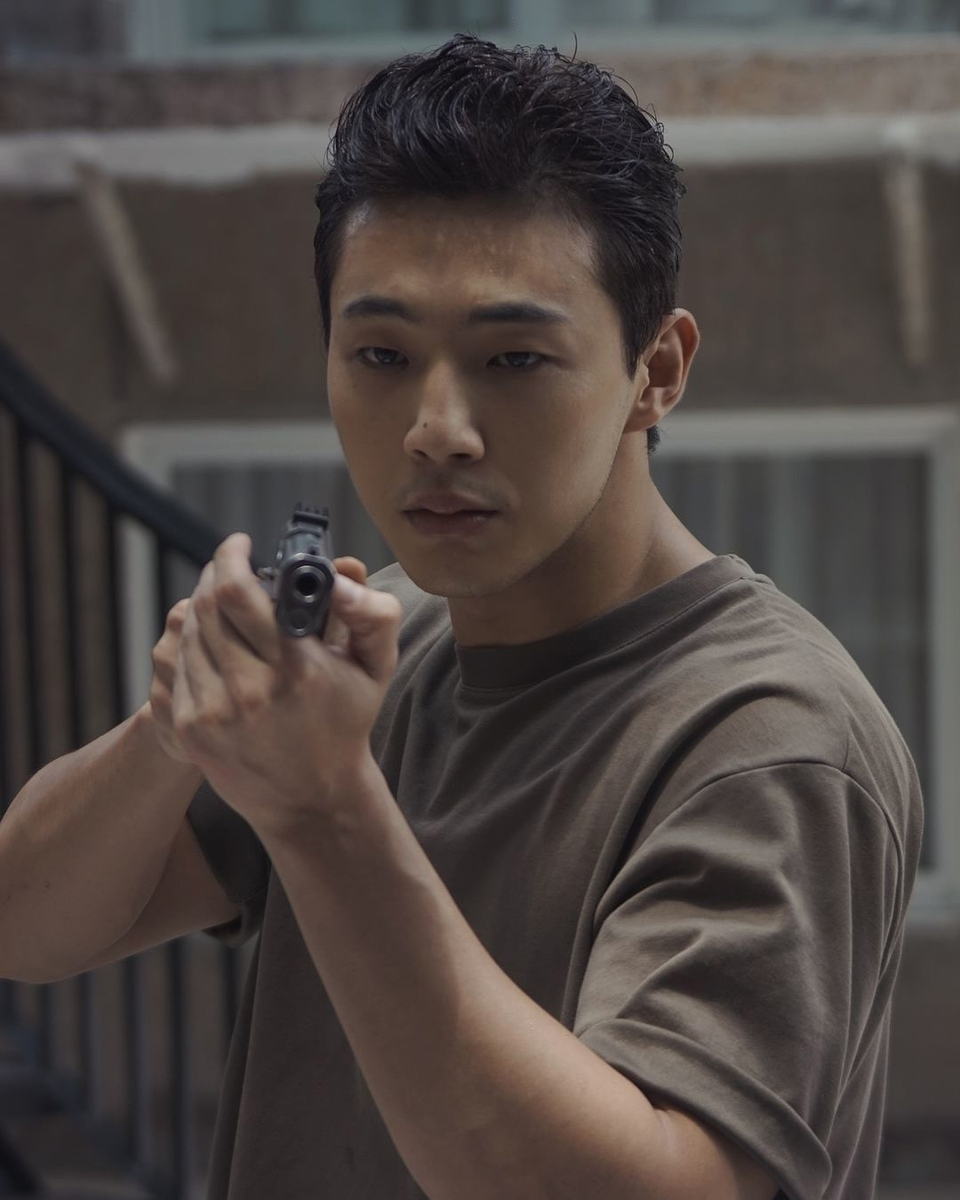 Кадры из филиппинского сериала «Чёрный Всадник».